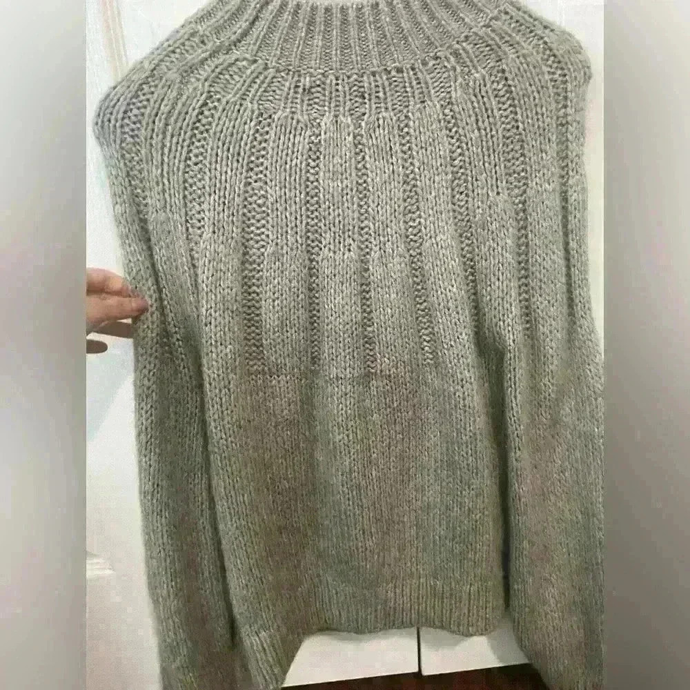 Abercrombie and fitch grey sweater women’s mock neck